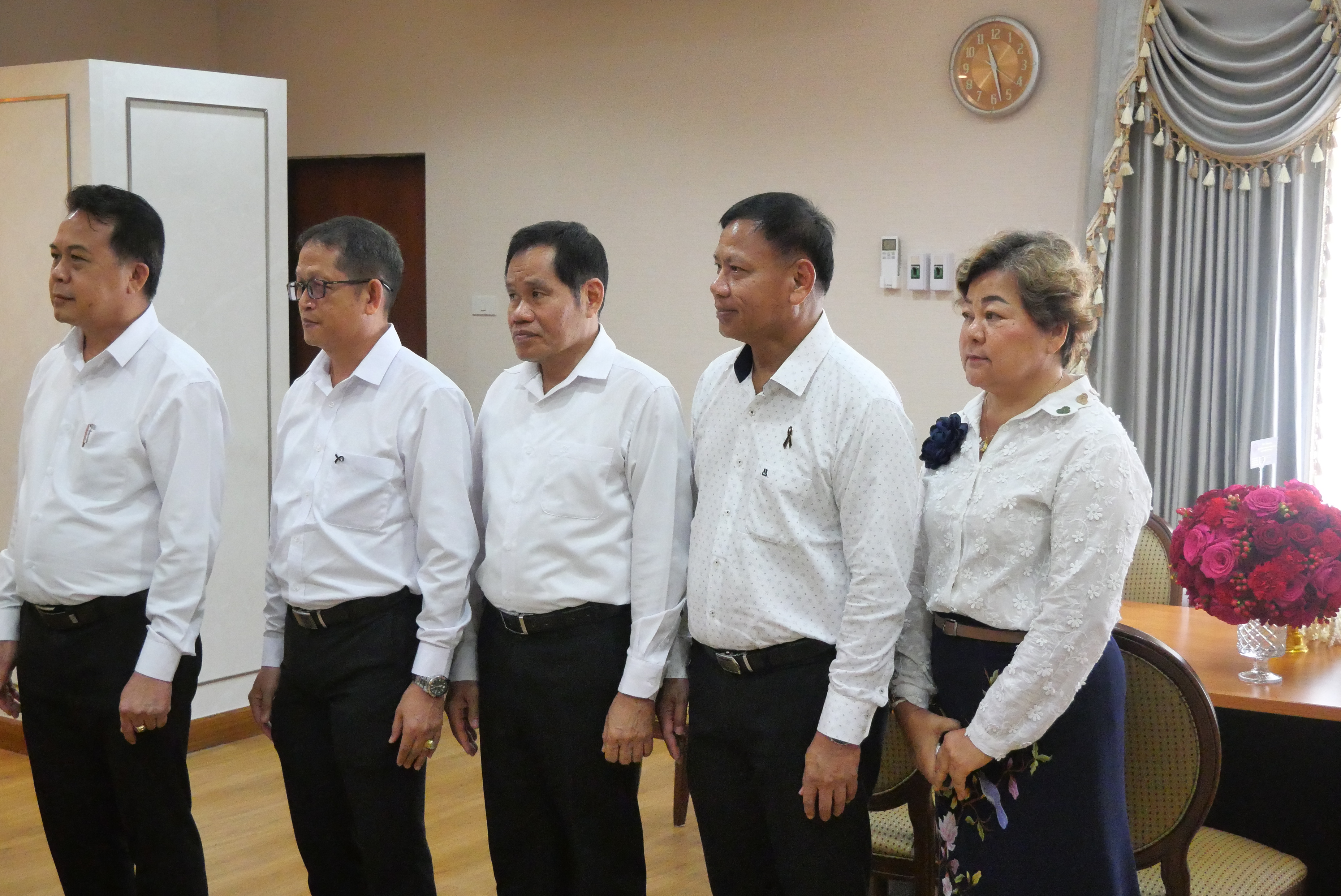 title - คณะผู้บริหาร ส.ป.ก. ร่วมแสดงความยินดีในโอกาสเข้ารับตำแหน่งของรัฐมนตรีว่าการกระทรวงเกษตรและสหกรณ์ และรัฐมนตรีช่วยว่าการกระทรวงเกษตรและสหกรณ์ 